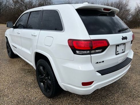 Used 2015 Jeep Grand Cherokee Altitude image 3