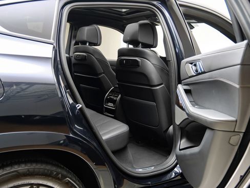 Used 2025 BMW X6 xDrive40i AWD/4WD image 53
