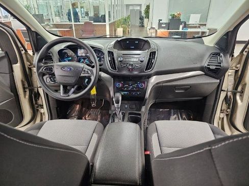 Used 2018 Ford Escape SE image 9