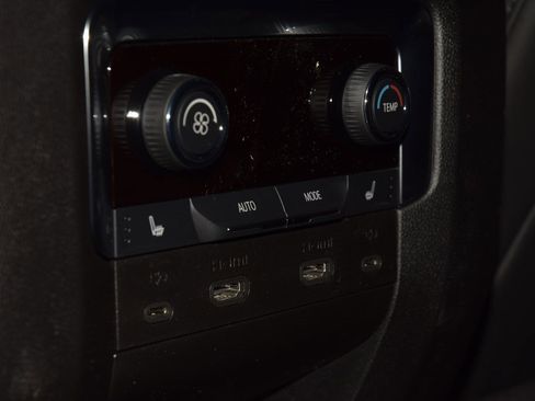 New 2026 Chevrolet Suburban High Country image 43