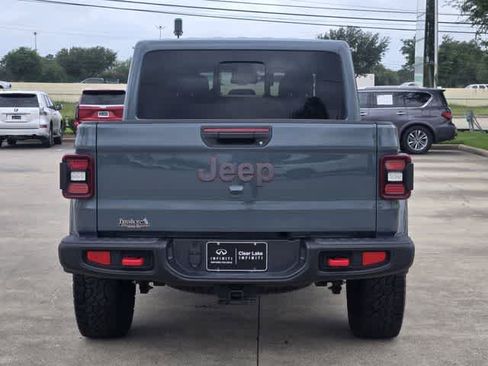 Used 2025 Jeep Gladiator Rubicon w/ Convenience Group AWD/4WD image 5