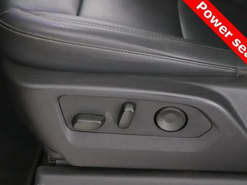 Used 2025 GMC Sierra 3500 SLT w/ SLT Premium Package image 17