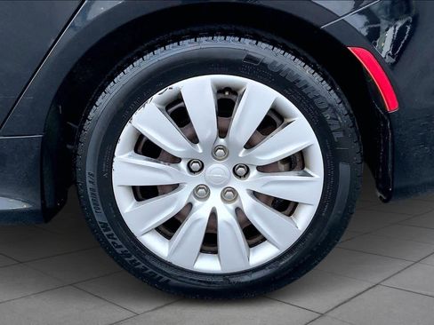 Used 2015 Chrysler 200 LX image 10