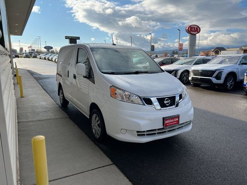 Used 2019 Nissan NV200 SV w/ Navigation Package image 4