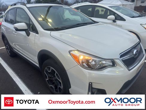 Used 2017 Subaru Crosstrek 2.0i Limited image 1