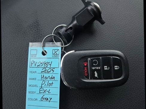 Used 2025 Honda Pilot EX-L image 28