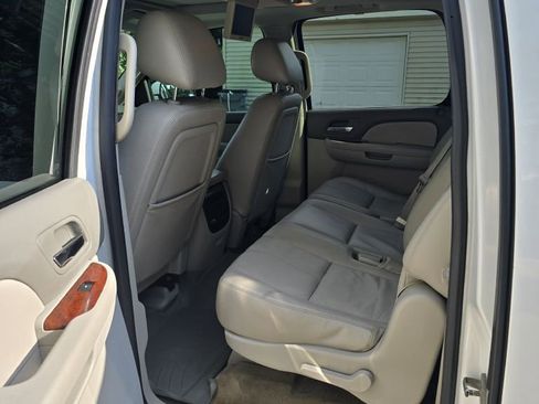 Used 2012 Chevrolet Suburban LT w/ Luxury Package image 11