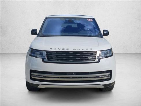 Used 2023 Land Rover Range Rover SE image 2