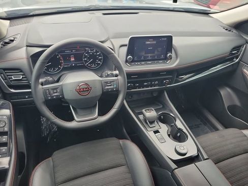 Certified 2025 Nissan Rogue SV AWD/4WD image 14
