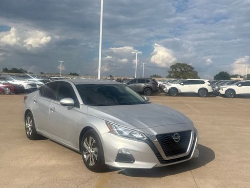 Used 2020 Nissan Altima 2.5 S FWD image 1