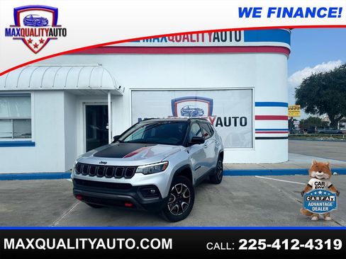 Used 2025 Jeep Compass Trailhawk w/ Trailhawk Elite Group AWD/4WD image 1