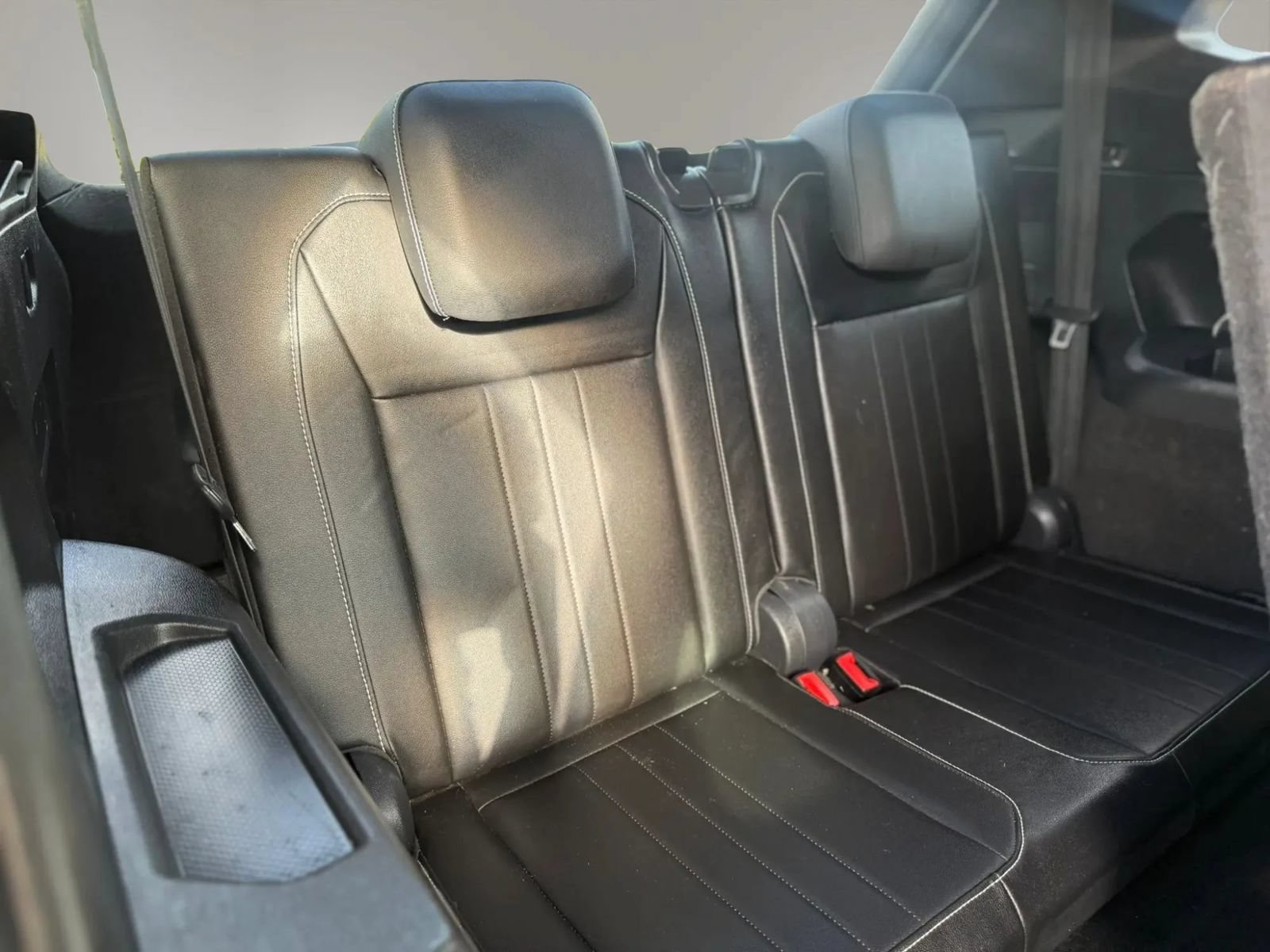 Used 2023 Volkswagen Tiguan SE R-Line FWD image 20