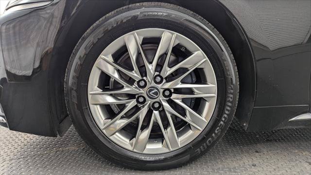 Used 2018 Lexus LS 500h AWD image 31
