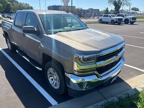 Used 2017 Chevrolet Silverado 1500 LT w/ All Star Edition AWD/4WD image 6