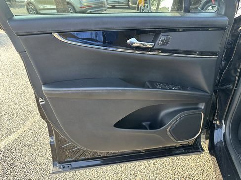 Used 2021 Lincoln Nautilus FWD image 10