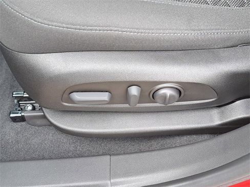 Used 2022 Chevrolet Blazer LT image 21