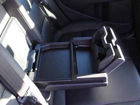 Used 2016 Volvo XC70 T5 Premier w/ Proximity Package image 30