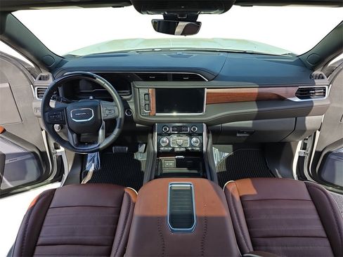 Used 2023 GMC Yukon XL Denali Ultimate image 17