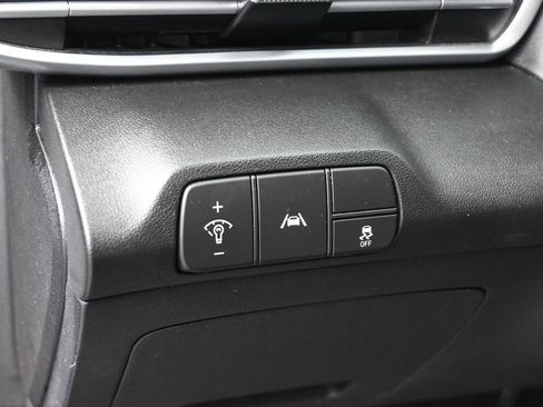 Used 2023 Hyundai Elantra SEL image 14