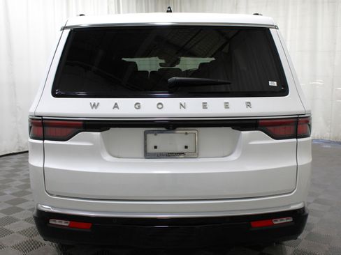 Used 2024 Jeep Wagoneer 4WD image 33