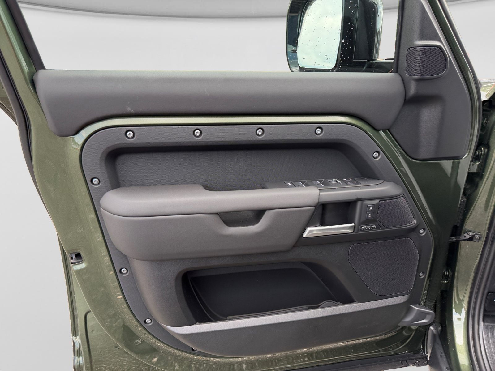 New 2026 Land Rover Defender 110 X-Dynamic SE AWD/4WD image 12
