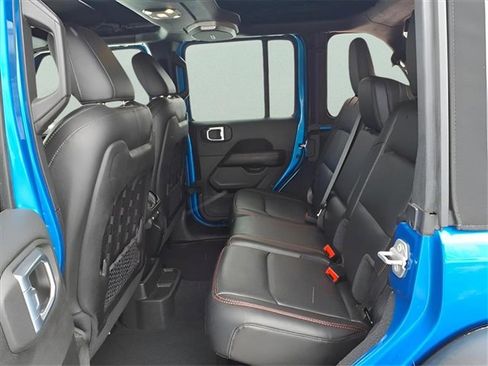 Used 2021 Jeep Wrangler Unlimited Rubicon w/ Xtreme Recon 35" Tire Package image 11