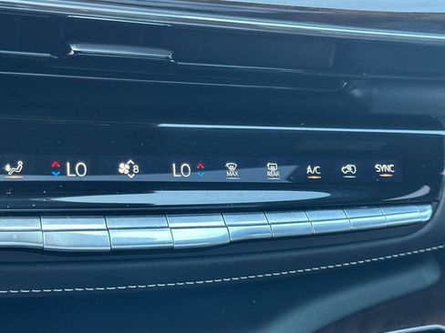 Certified 2024 Cadillac Escalade Sport Platinum image 30