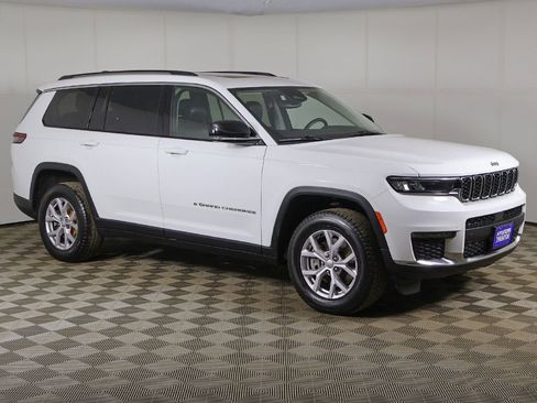 Used 2022 Jeep Grand Cherokee L Limited AWD/4WD image 2