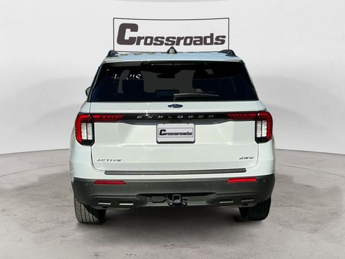 Used 2025 Ford Explorer Active image 4