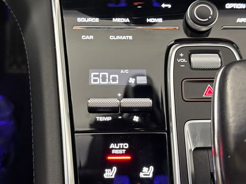 Certified 2022 Porsche Panamera 4S w/ Premium Package image 20