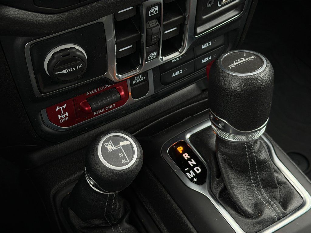 Used 2024 Jeep Gladiator Mojave AWD/4WD image 15
