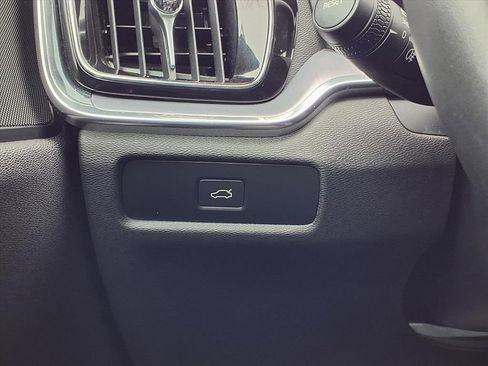 Used 2024 Volvo S60 B5 Core image 16