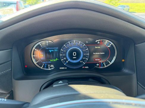 Used 2019 Cadillac Escalade ESV Luxury AWD/4WD image 26