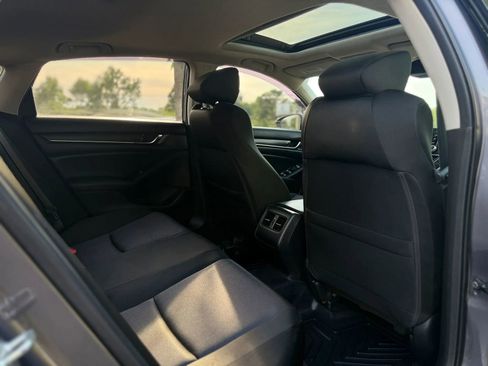 Used 2019 Honda Accord EX image 13
