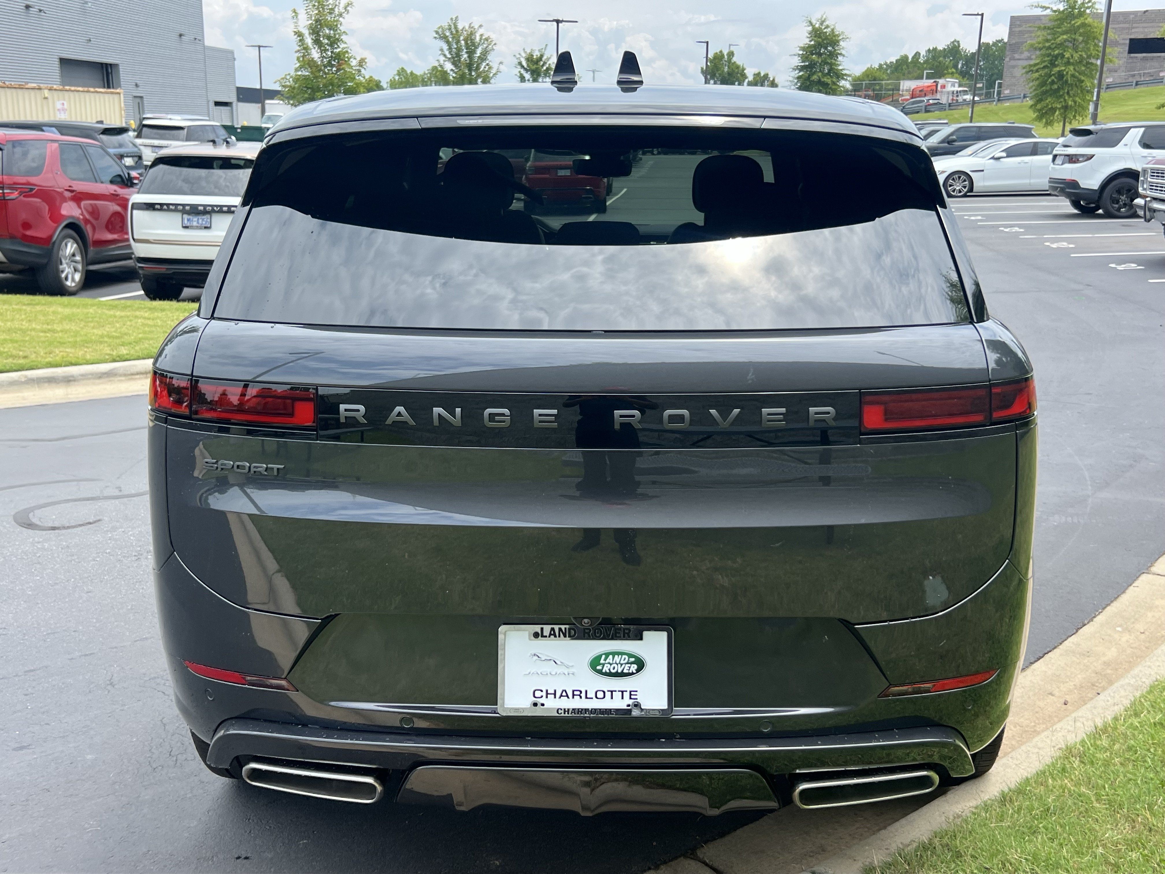 New 2026 Land Rover Range Rover Sport Dynamic SE AWD/4WD image 6