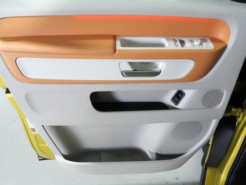 Used 2025 Volkswagen ID. Buzz 1st Edition image 59