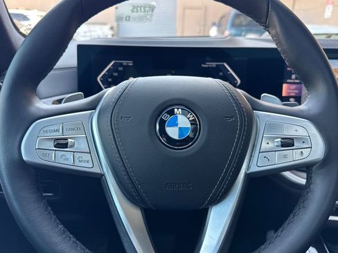 Used 2025 BMW X7 xDrive40i w/ Premium Package AWD/4WD image 27