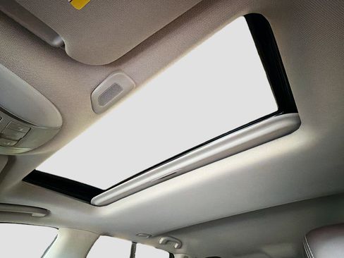 Used 2017 INFINITI QX60 Luxe w/ Premium Plus Package image 27