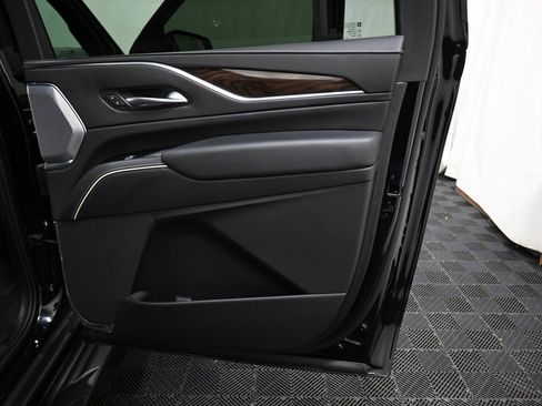 Used 2023 Cadillac Escalade ESV Sport Platinum image 27