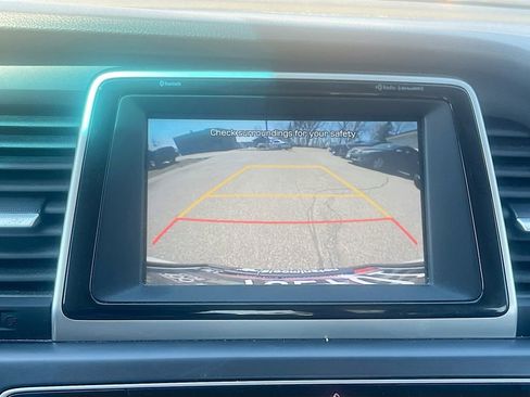 Used 2018 Hyundai Sonata SEL w/ Winter Weather Package image 15