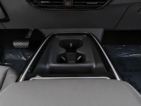 Certified 2024 Volkswagen ID.4 Pro AWD/4WD image 24