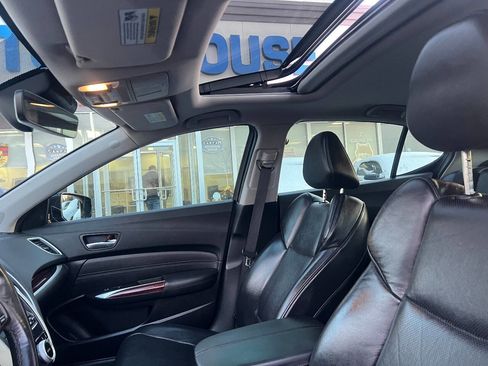 Used 2017 Acura TLX w/ Technology Package image 16