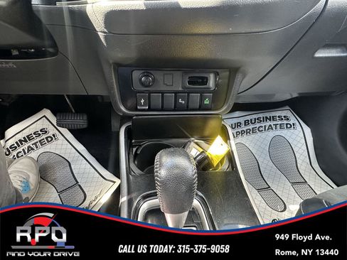 Used 2020 Mitsubishi Outlander SE AWD/4WD image 19
