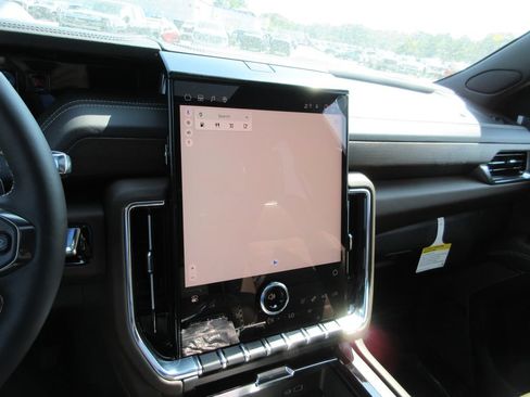 New 2026 GMC Yukon XL Denali Ultimate AWD/4WD image 18