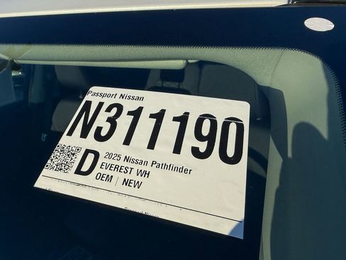 New 2025 Nissan Pathfinder SV image 32