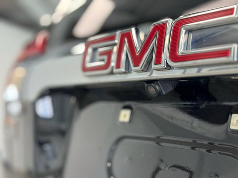 Used 2017 GMC Acadia SLE image 29