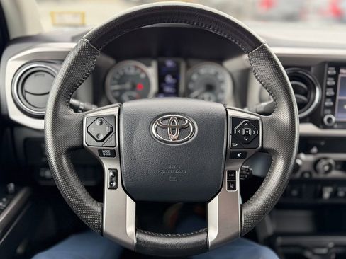 Used 2020 Toyota Tacoma SR5 image 8