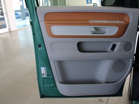 New 2025 Volkswagen ID. Buzz 1st Edition image 8