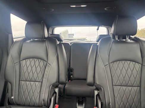 Used 2024 Buick Enclave Avenir w/ Avenir Technology Package image 13