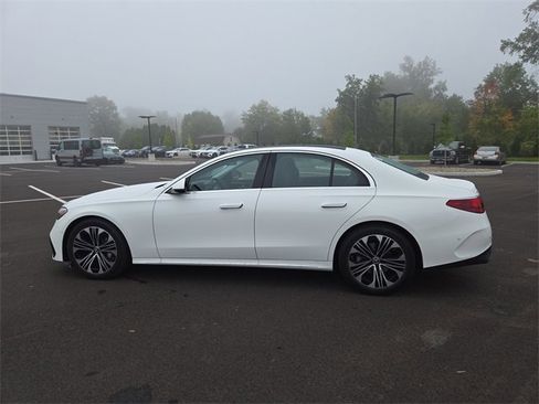 New 2026 Mercedes-Benz E 350 4MATIC Sedan image 6